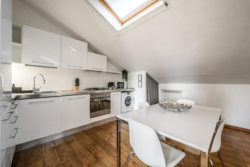 Buenos Aires' Nest - 10 Minutes From Duomo With Terrace Apartment Милано Екстериор снимка